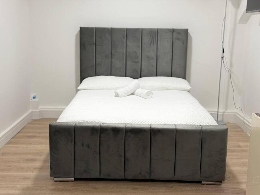 Modern 1 Bedroom - 5 Min Walk From Princess Street Eb1 EDI Exterior foto